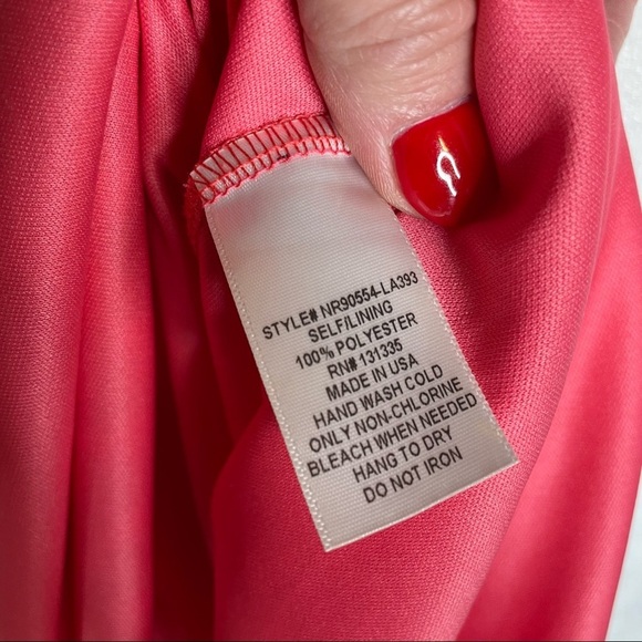 Socialite Lace Overlay Dress Size M Coral Pink Shift Cap Sleeves Scoop Neck - Picture 10 of 10